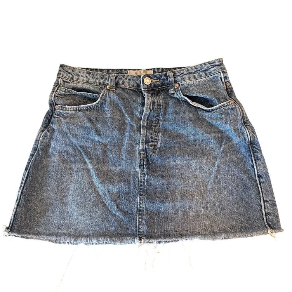 We the Free Women's 30 Button Fly Frayed Hem 100% Cotton Denim Skirt Back Buckle - Picture 3 of 9